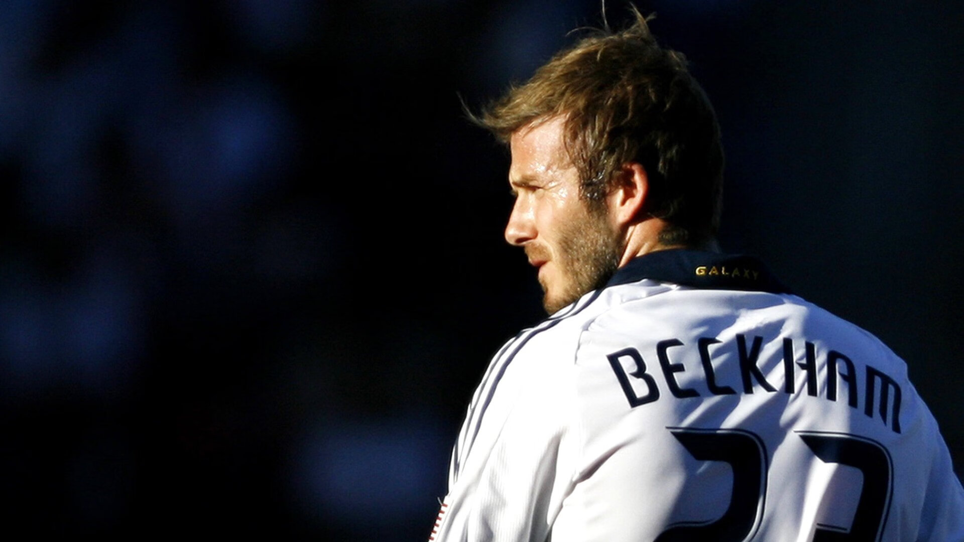 世界杯:官方发布“反歧视手册” 多语言版本在球场外免费发放